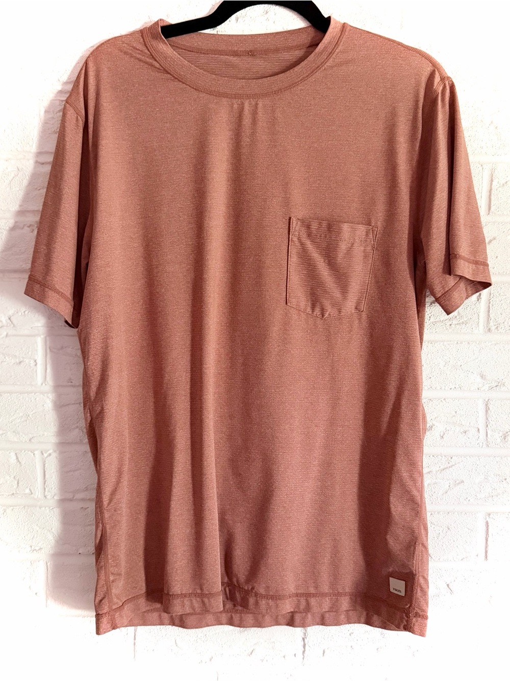 Vuori Men’s Tradewind Performance T-Shirt Size Medium